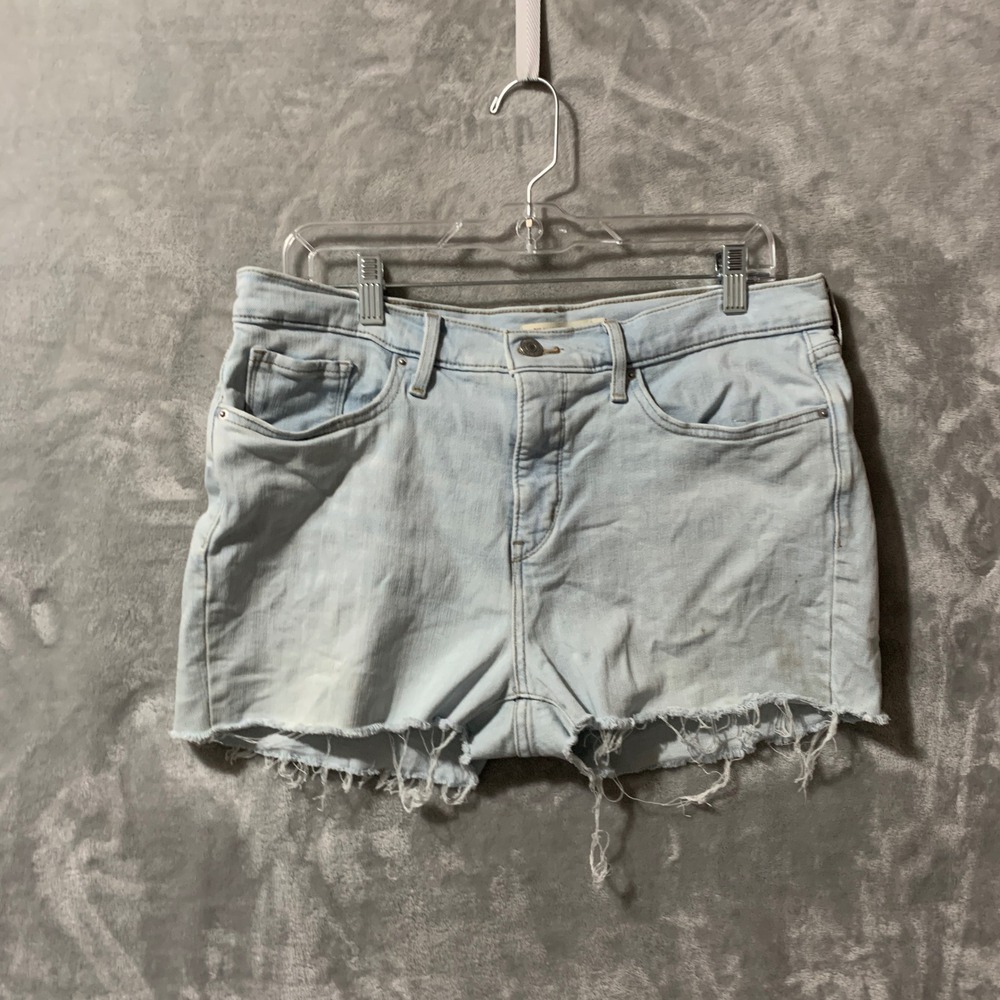 Levi's 311 Shaping Skinny Denim Shorts Light Wash Frayed Hem Size 32 Cut‎ Offs